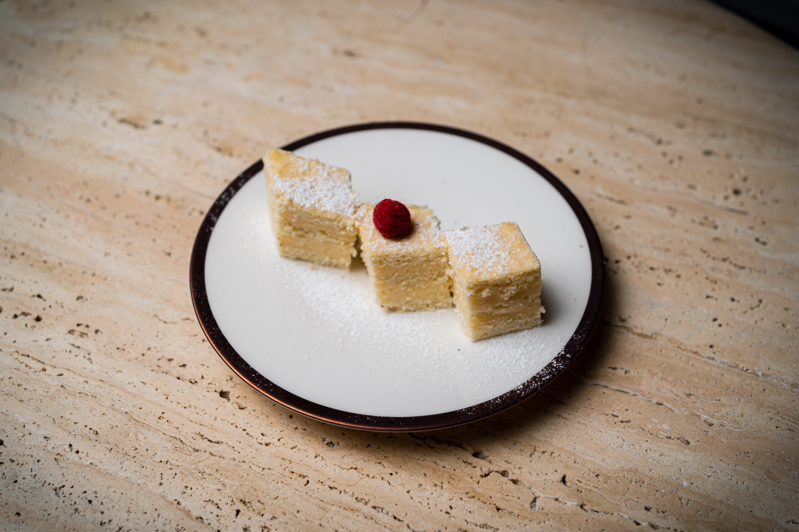 ALBA CA ZĂPADA / “SNOW WHITE” CAKE