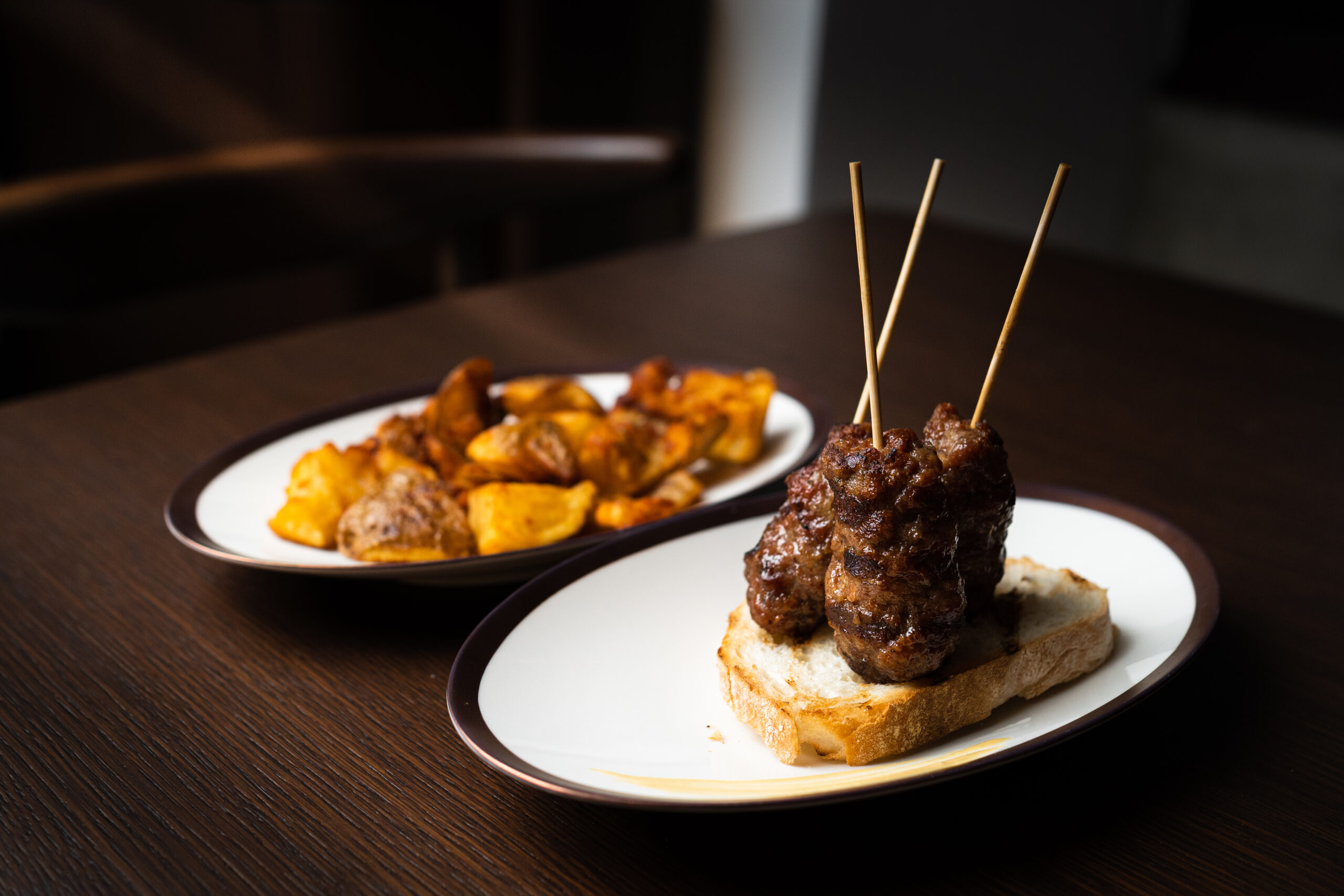 TREI MICI MICI / THREE LITTLE GRILLED MINCED ROLLS