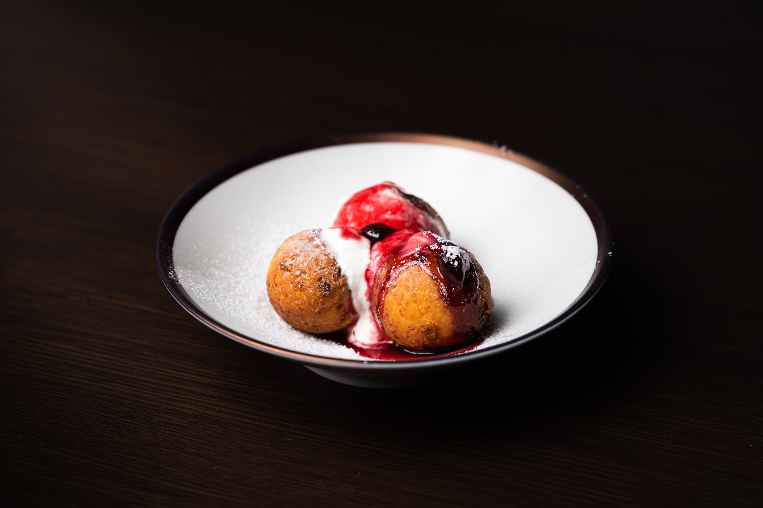 PAPANAȘI / DOUGHNUTS WITH SOUR CREAM AND JAM